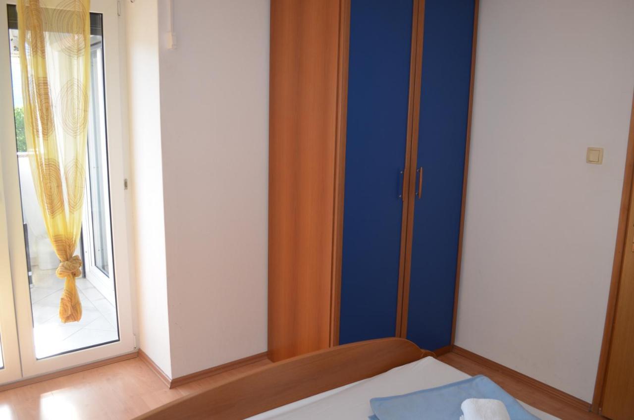 Apartments Leticia I Baska  Ngoại thất bức ảnh