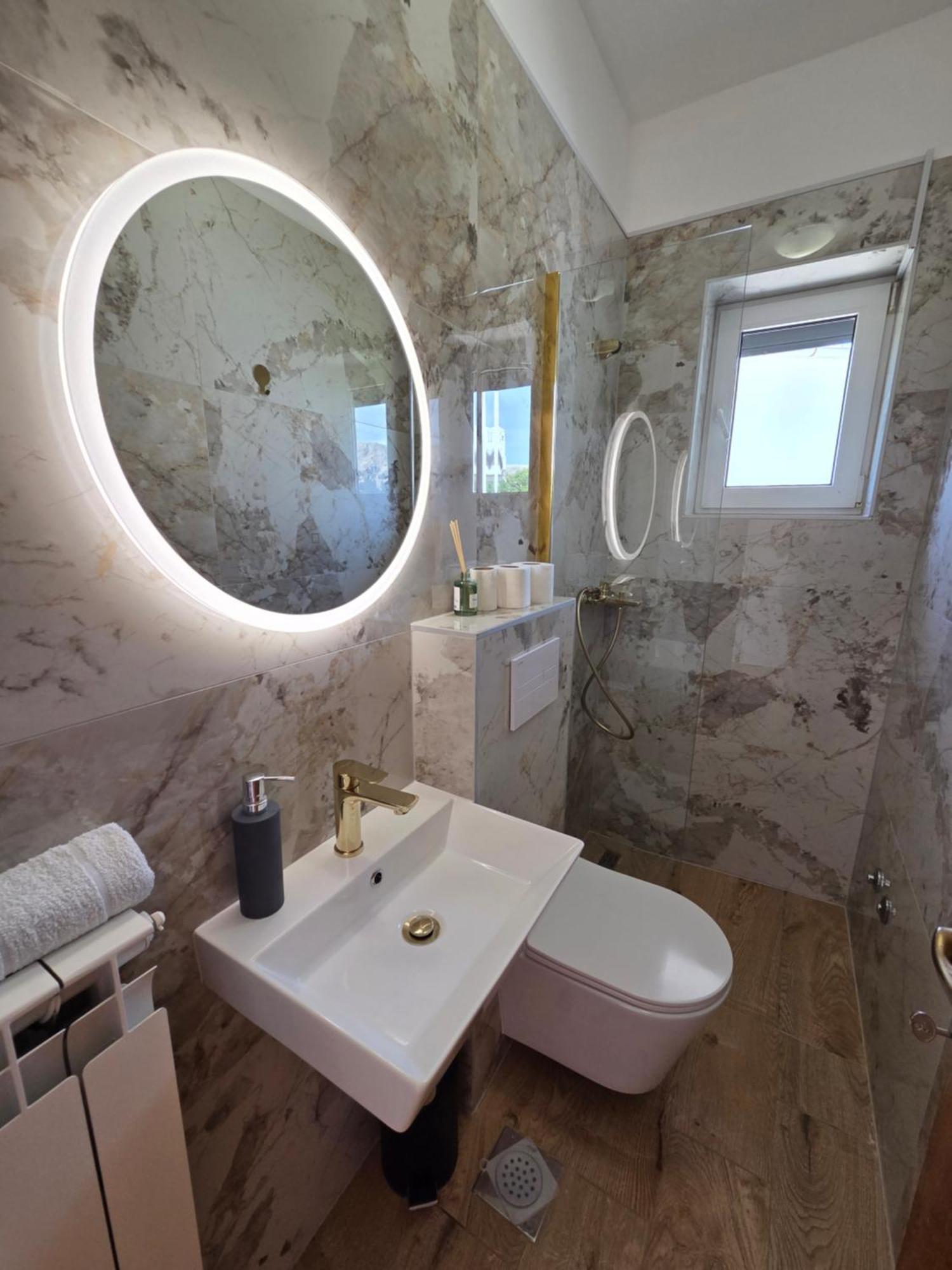 Apartments Leticia I Baska  Ngoại thất bức ảnh