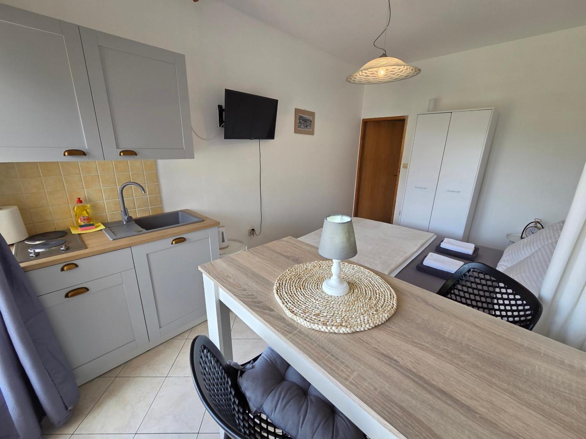 Apartments Leticia I Baska  Ngoại thất bức ảnh
