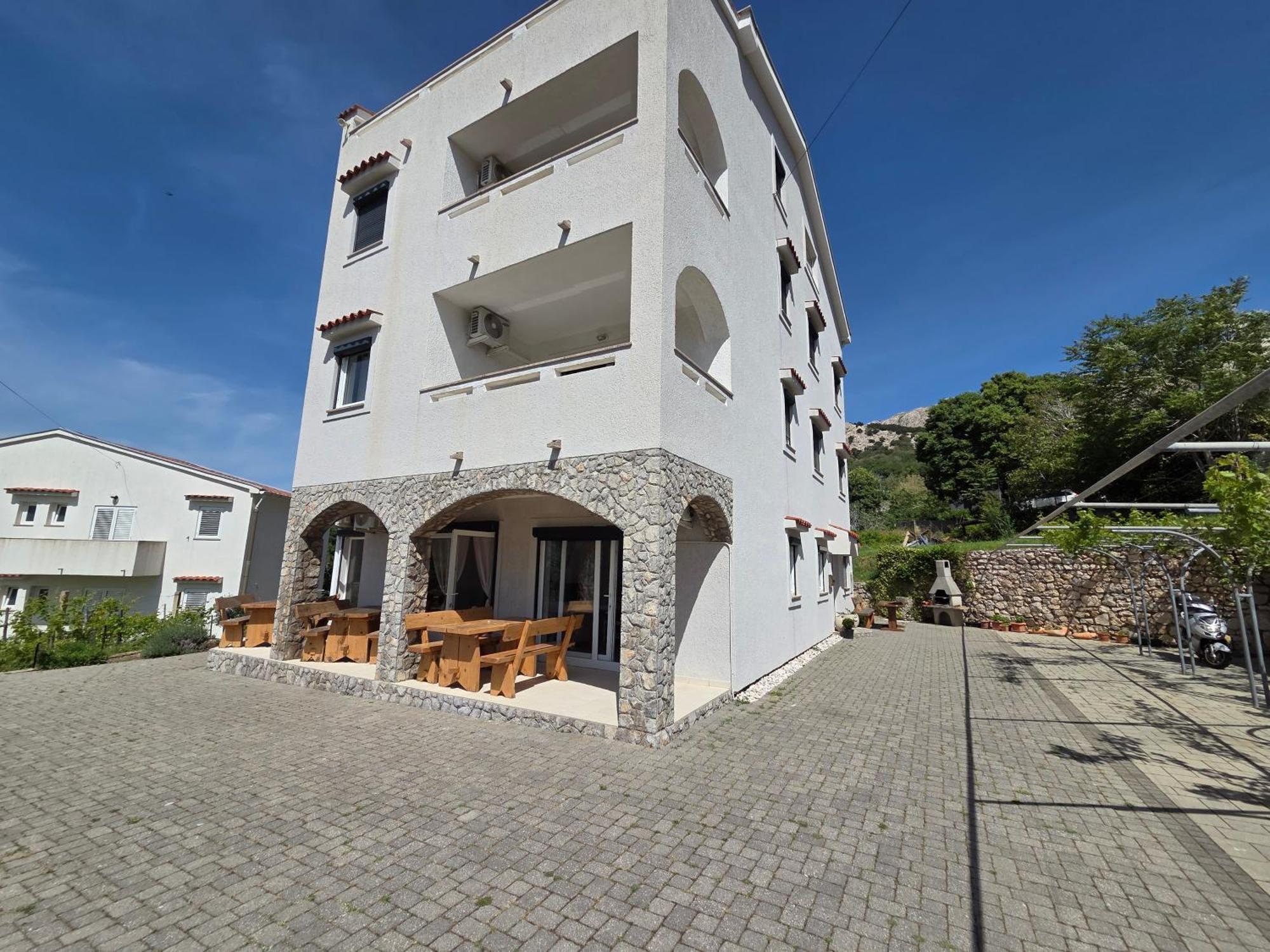 Apartments Leticia I Baska  Ngoại thất bức ảnh